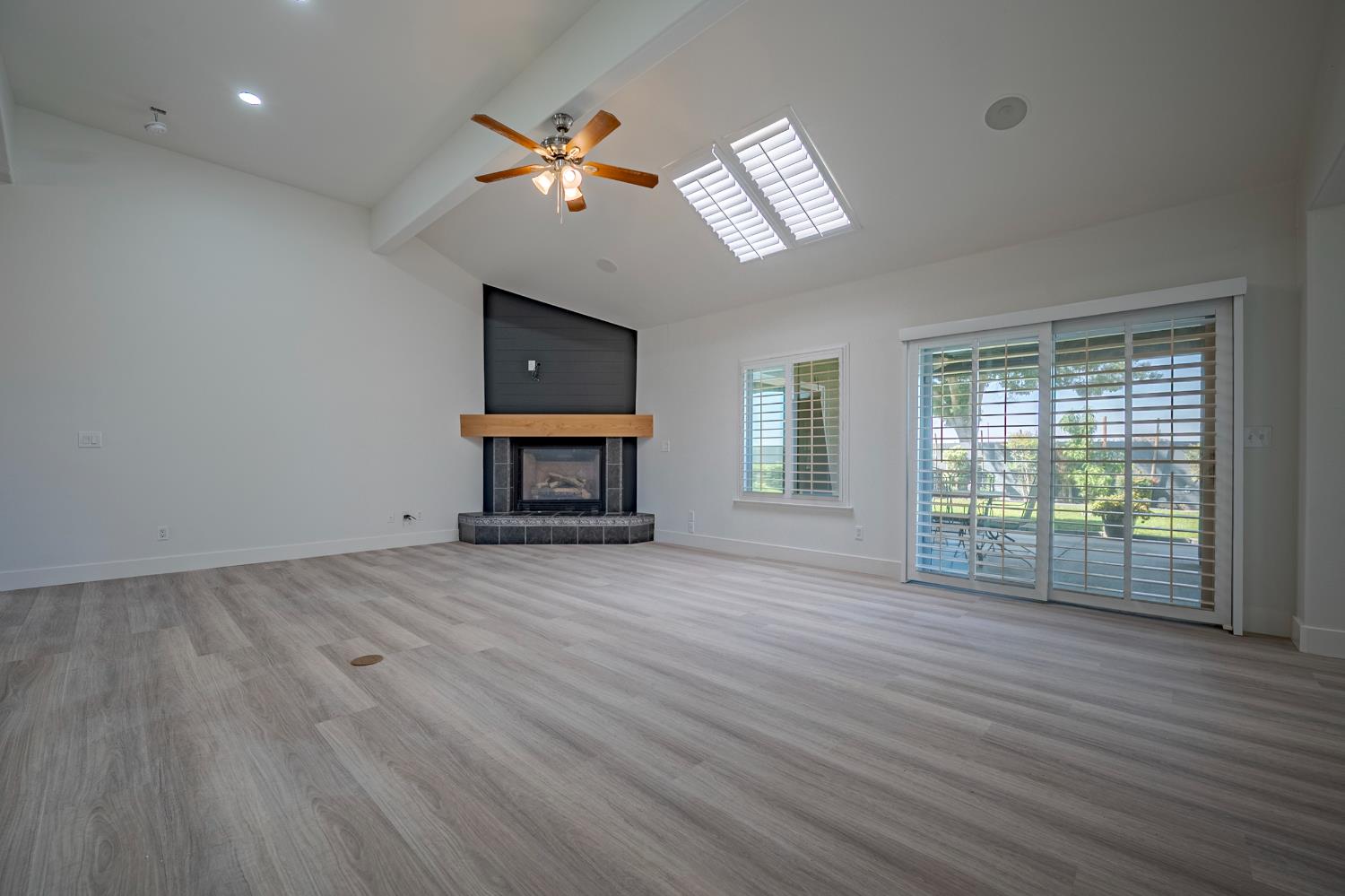 1416 Larrete Ave, Madera, CA 93637
