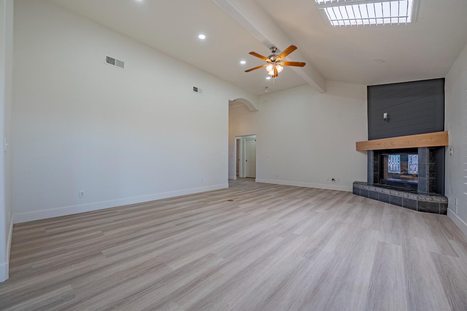 1416 Larrete Ave, Madera, CA 93637