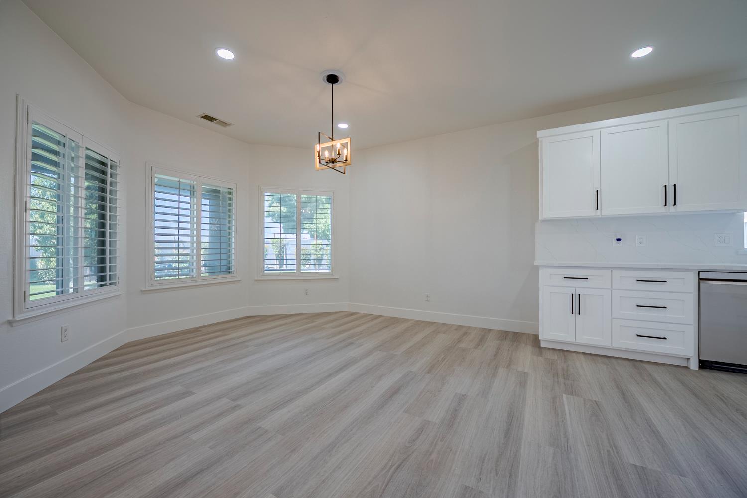 1416 Larrete Ave, Madera, CA 93637