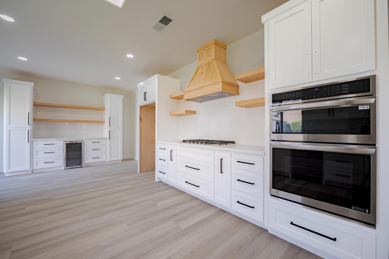 1416 Larrete Ave, Madera, CA 93637
