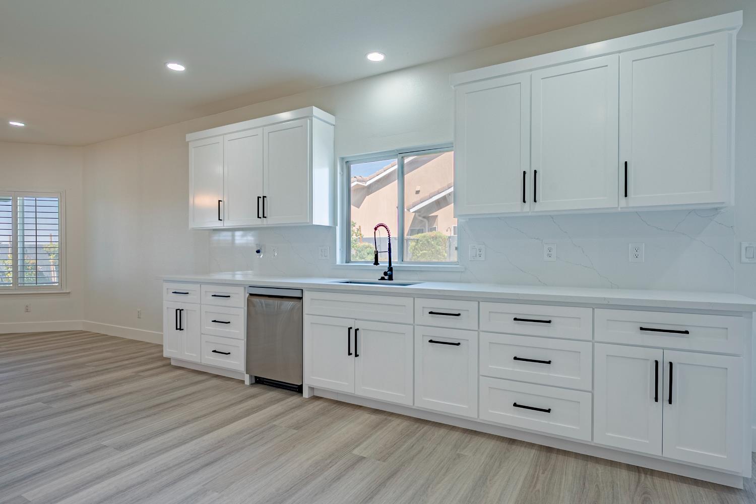 1416 Larrete Ave, Madera, CA 93637