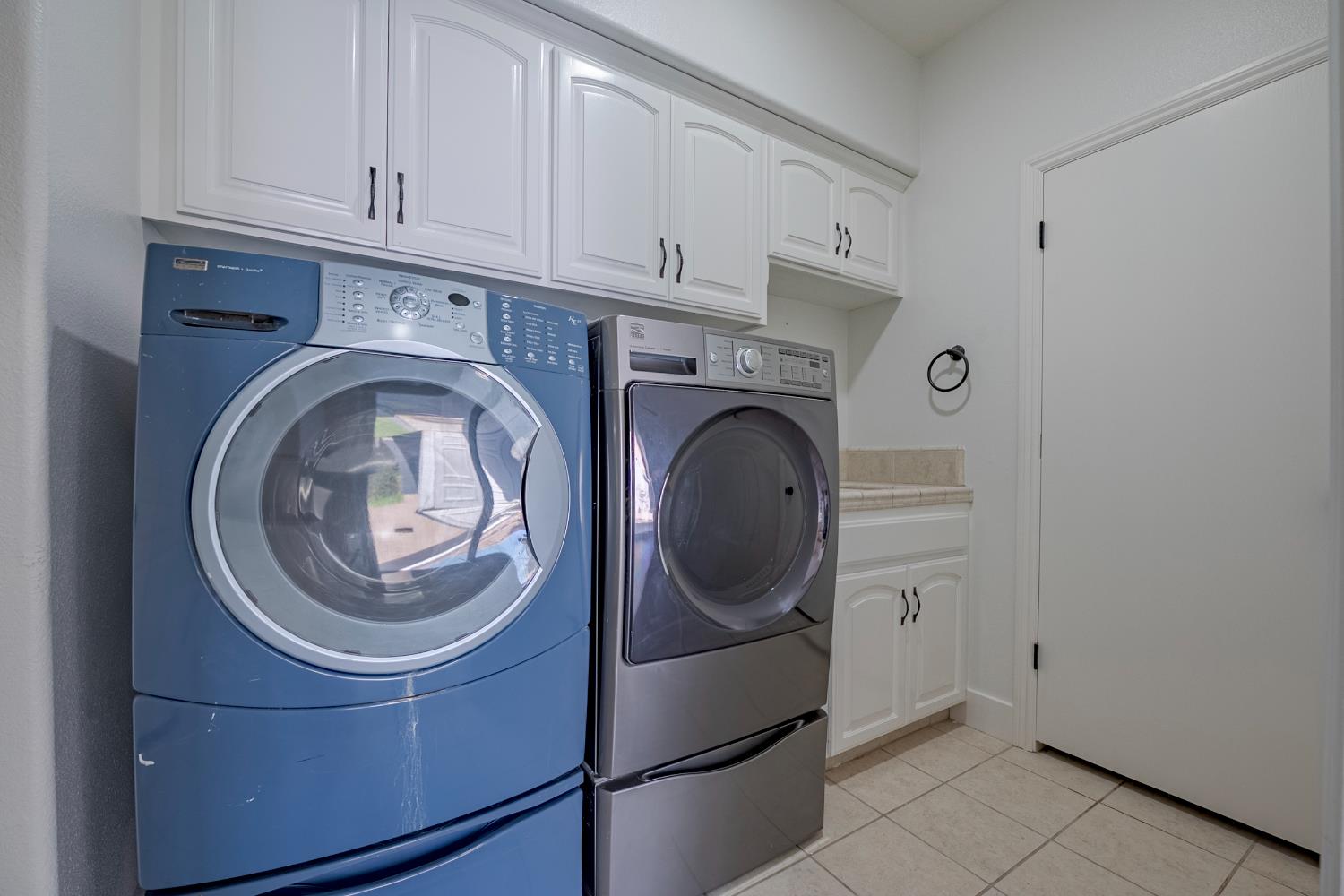1416 Larrete Ave, Madera, CA 93637