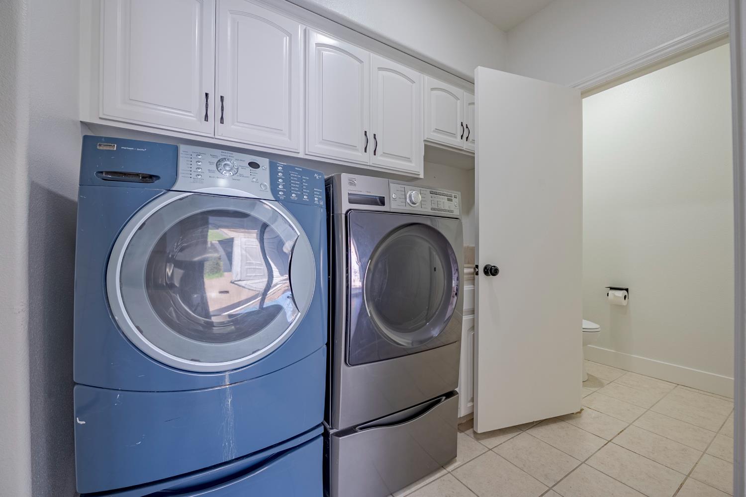 1416 Larrete Ave, Madera, CA 93637