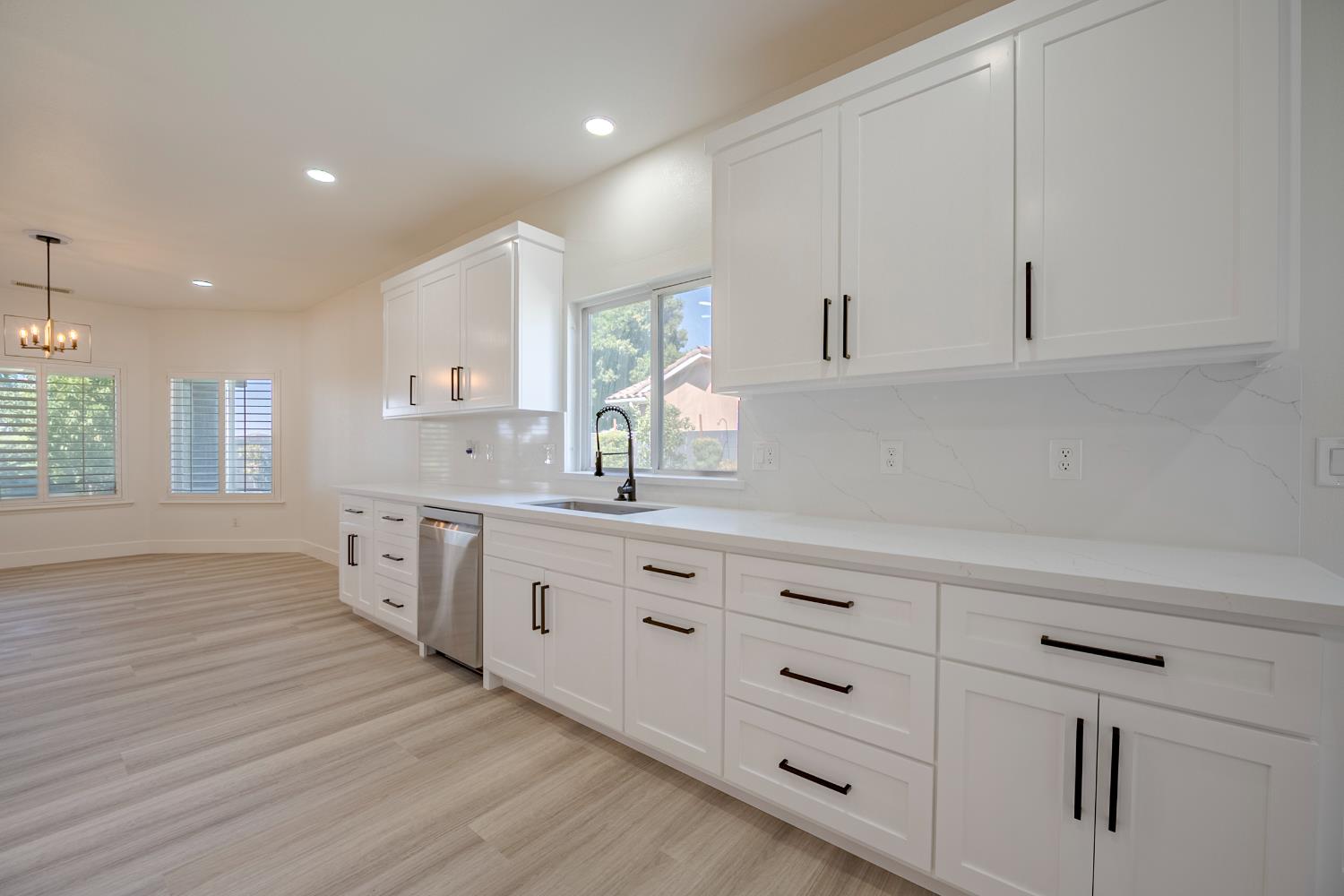 1416 Larrete Ave, Madera, CA 93637