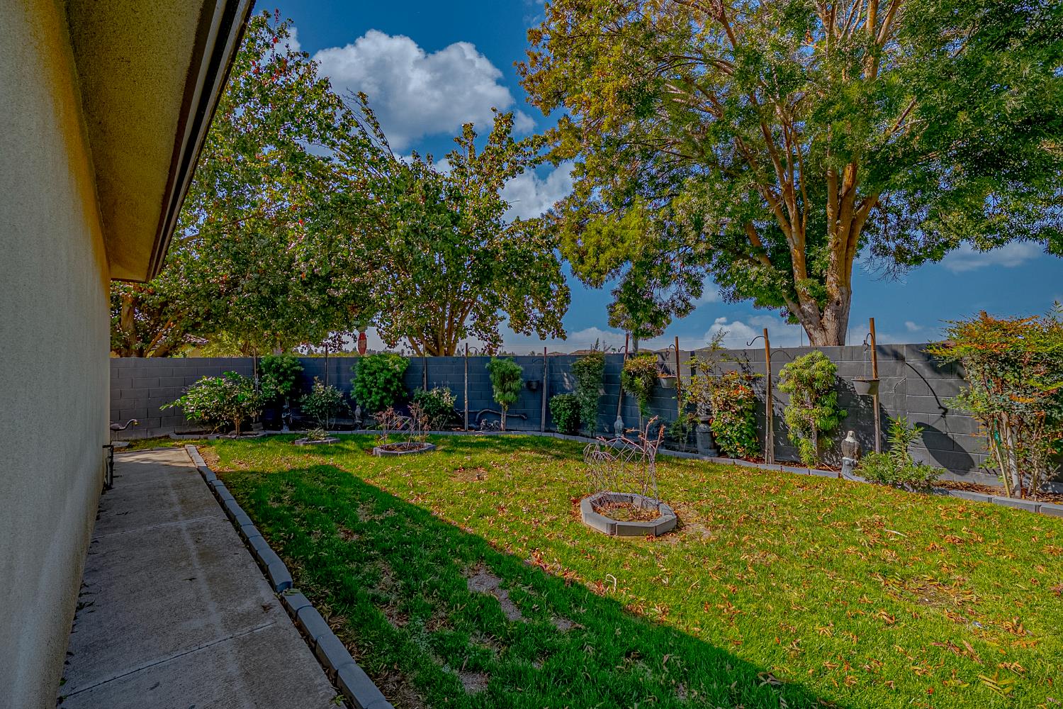 1416 Larrete Ave, Madera, CA 93637