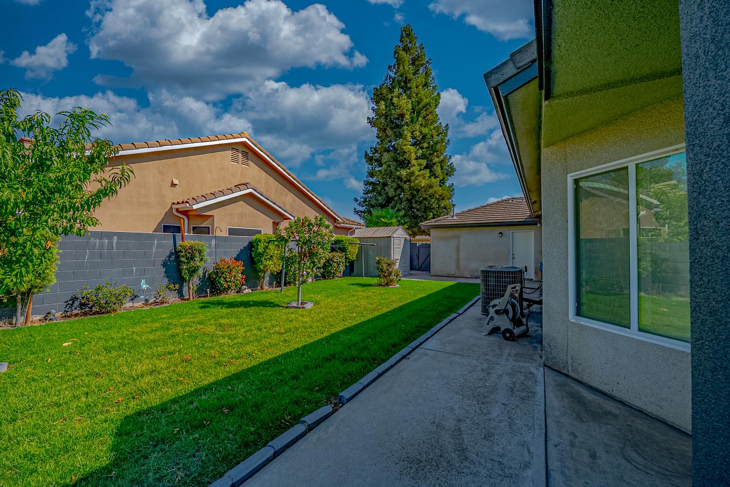 1416 Larrete Ave, Madera, CA 93637