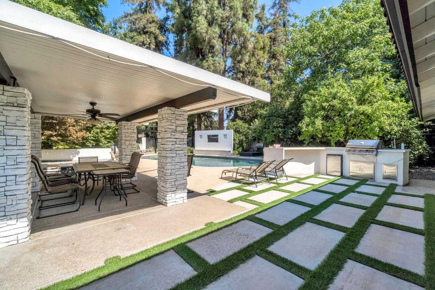 5976 E Butler Ave, Fresno, CA 93727