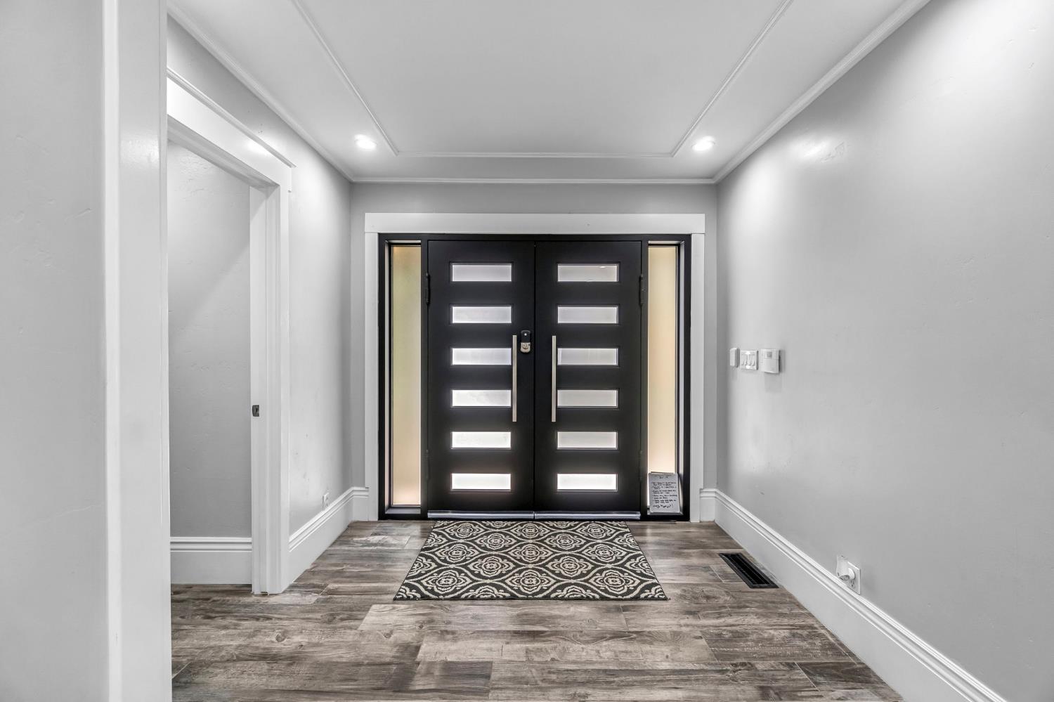 5976 E Butler Ave, Fresno, CA 93727