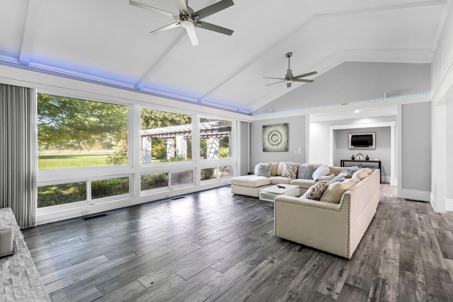 5976 E Butler Ave, Fresno, CA 93727