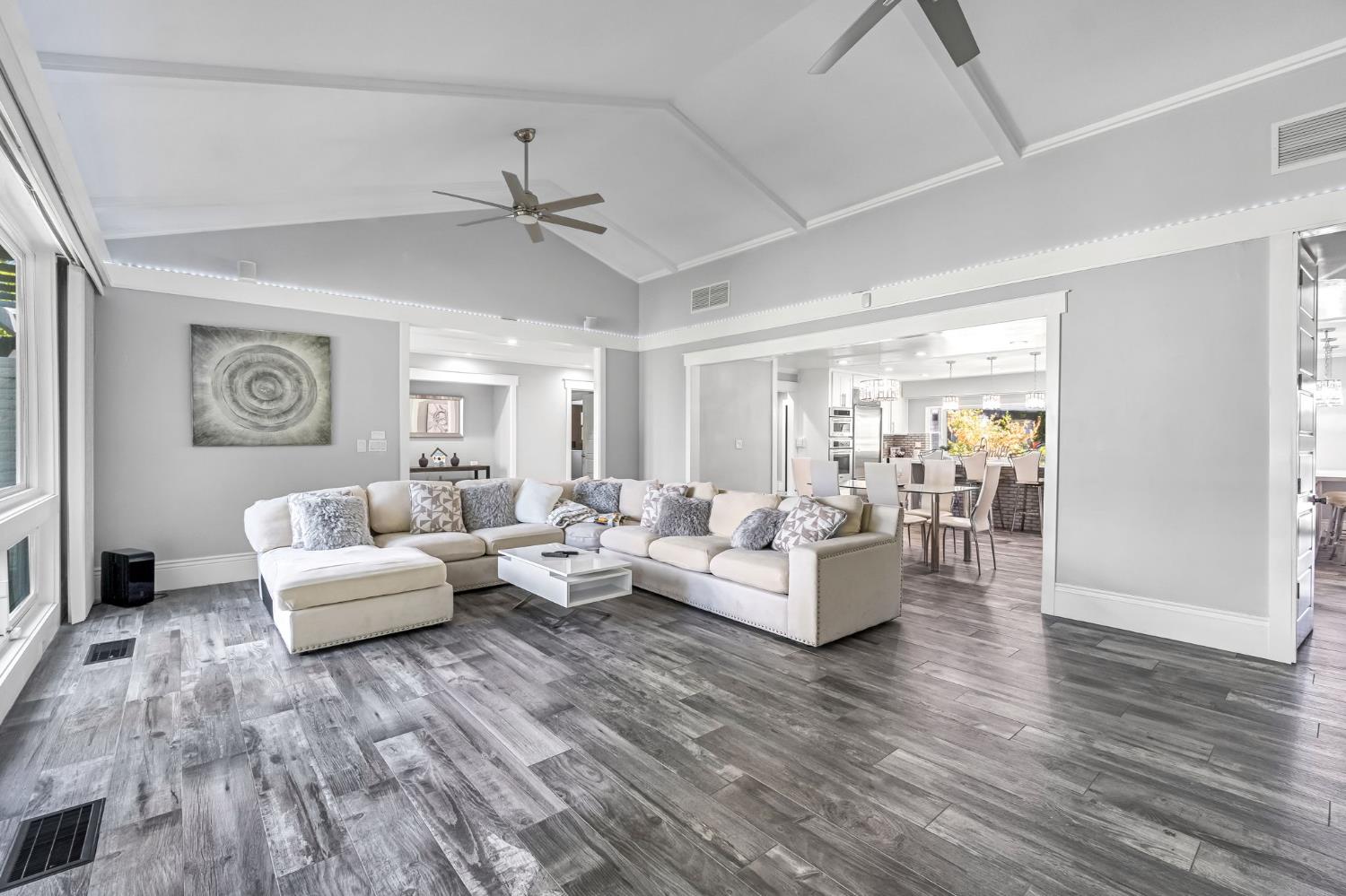 5976 E Butler Ave, Fresno, CA 93727