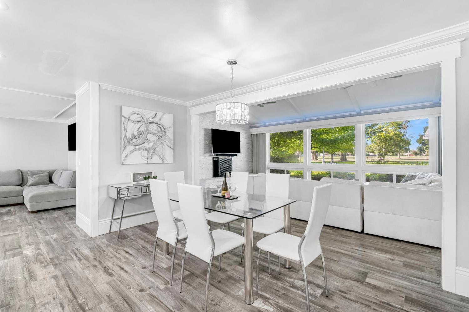 5976 E Butler Ave, Fresno, CA 93727