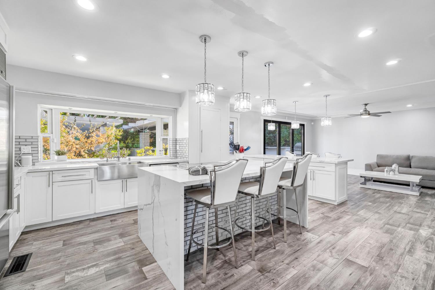 5976 E Butler Ave, Fresno, CA 93727