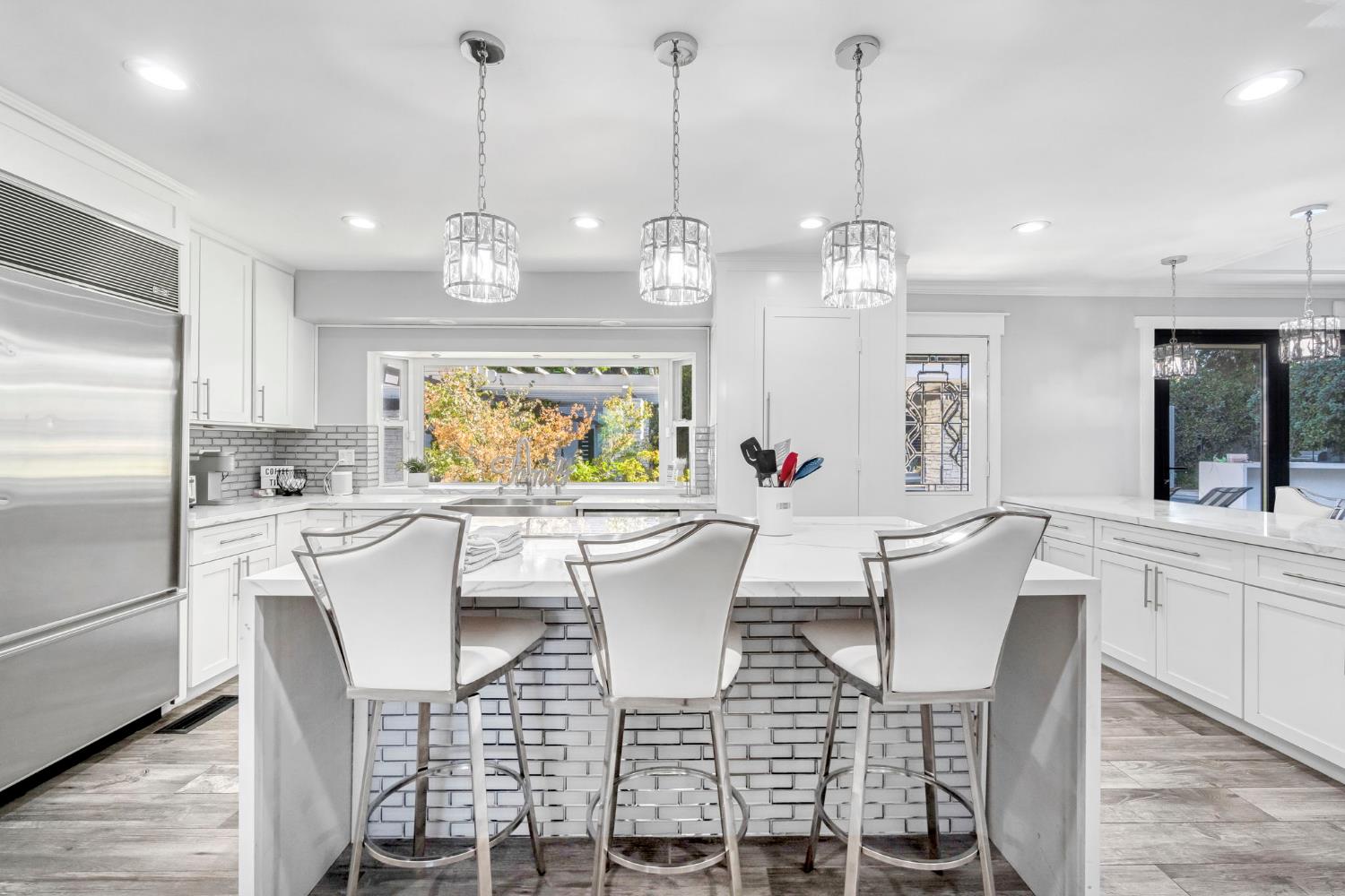 5976 E Butler Ave, Fresno, CA 93727