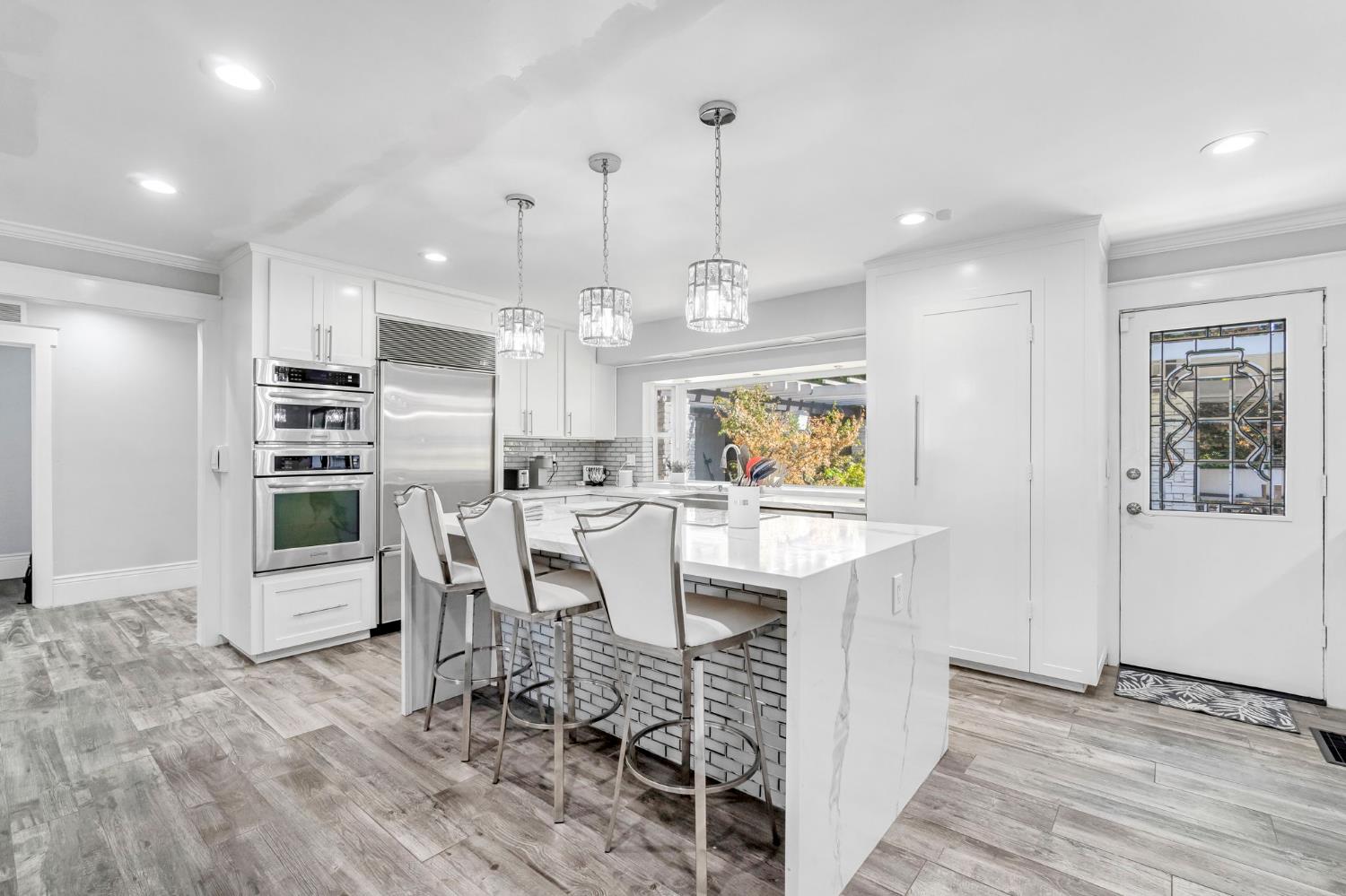 5976 E Butler Ave, Fresno, CA 93727