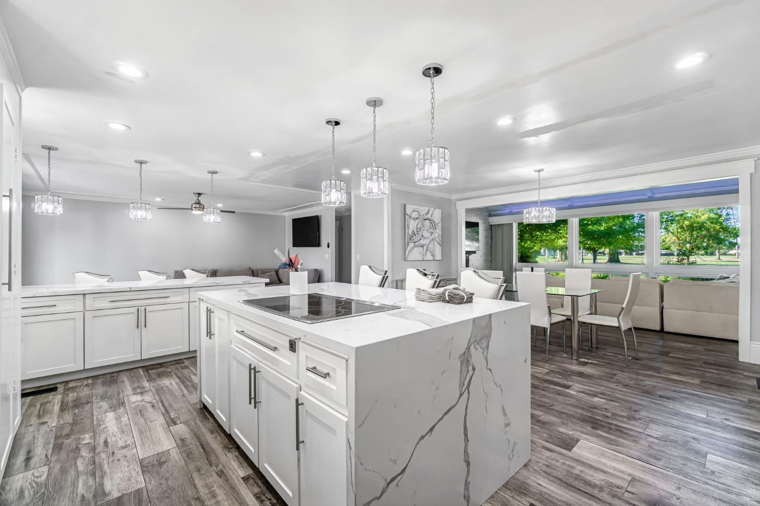 5976 E Butler Ave, Fresno, CA 93727