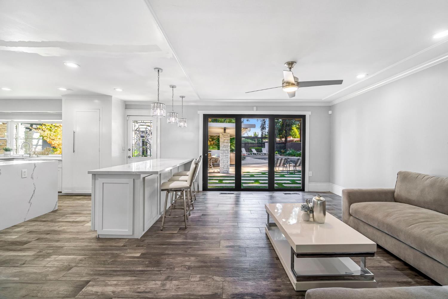 5976 E Butler Ave, Fresno, CA 93727