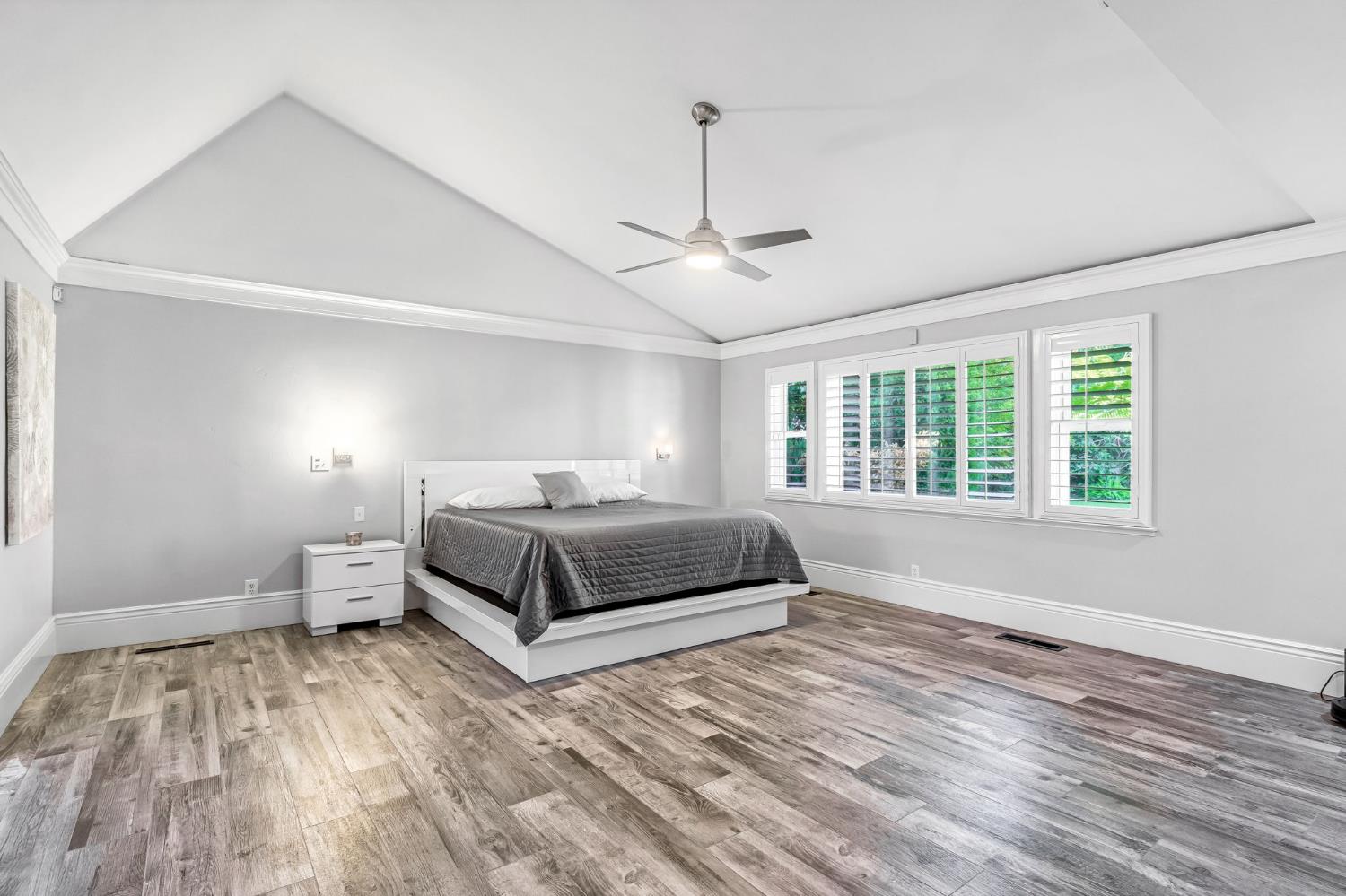 5976 E Butler Ave, Fresno, CA 93727