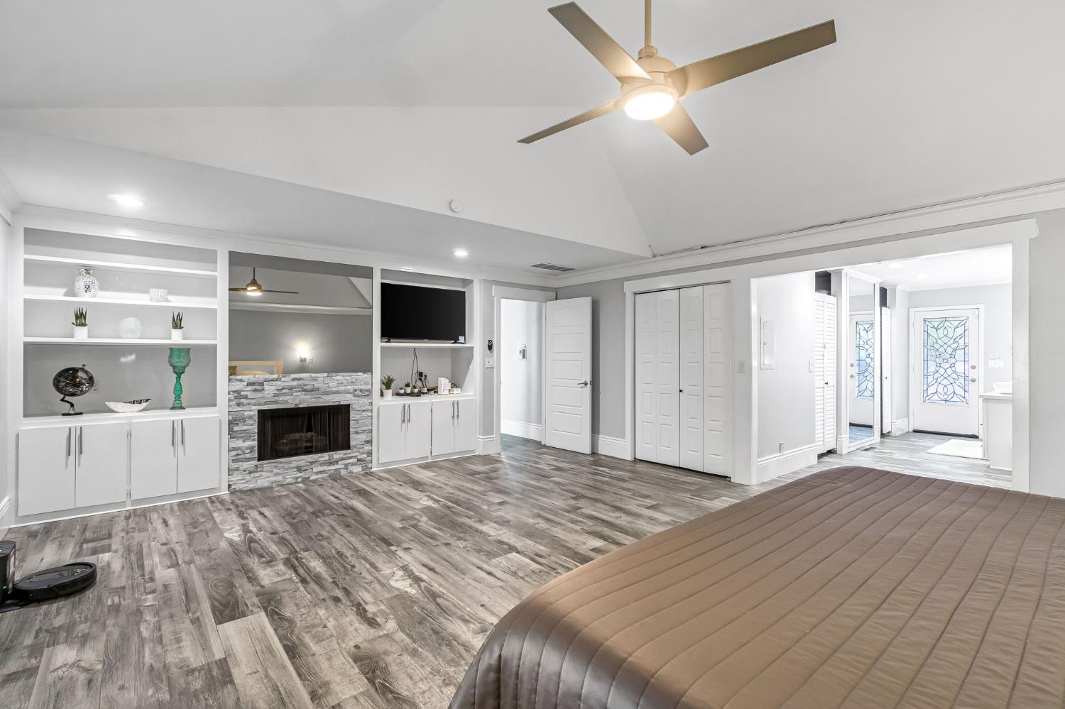 5976 E Butler Ave, Fresno, CA 93727