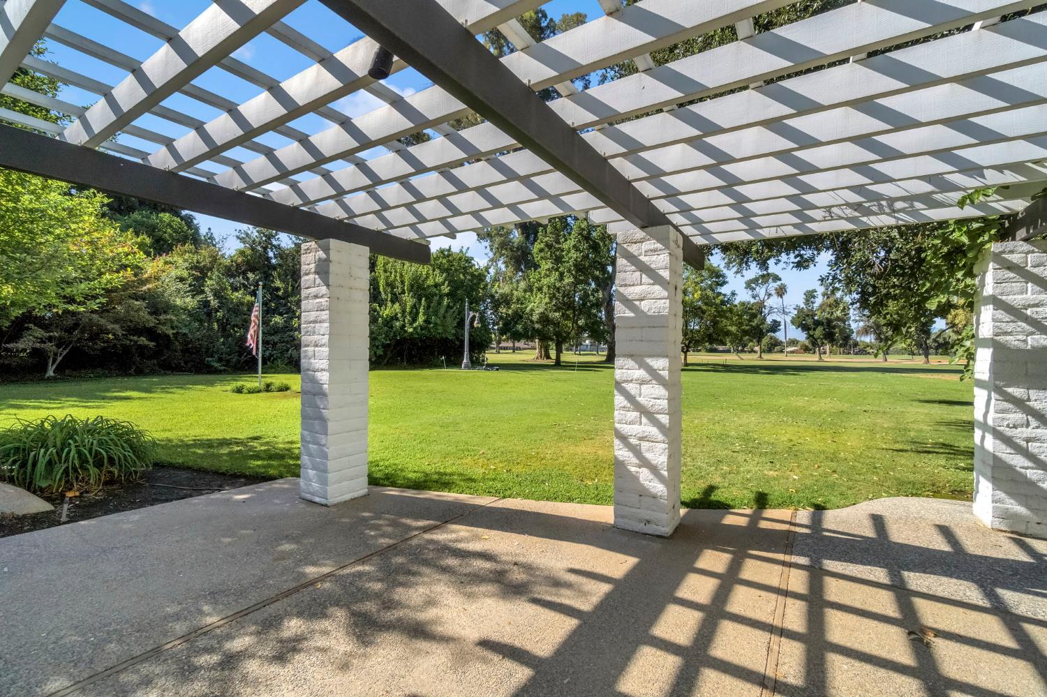 5976 E Butler Ave, Fresno, CA 93727