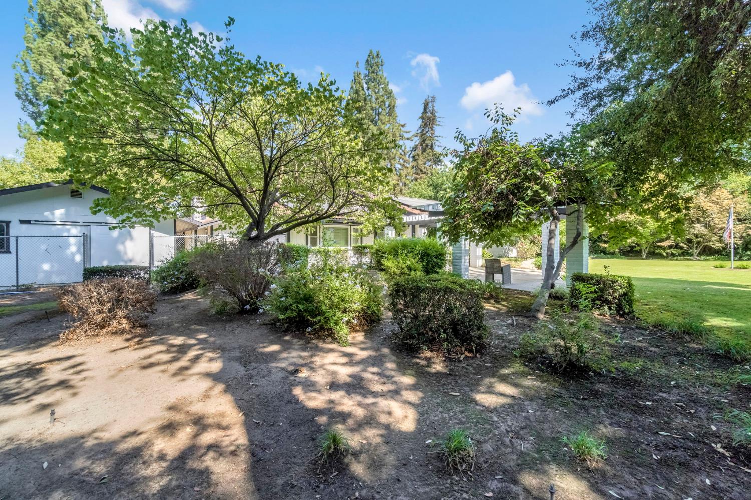 5976 E Butler Ave, Fresno, CA 93727