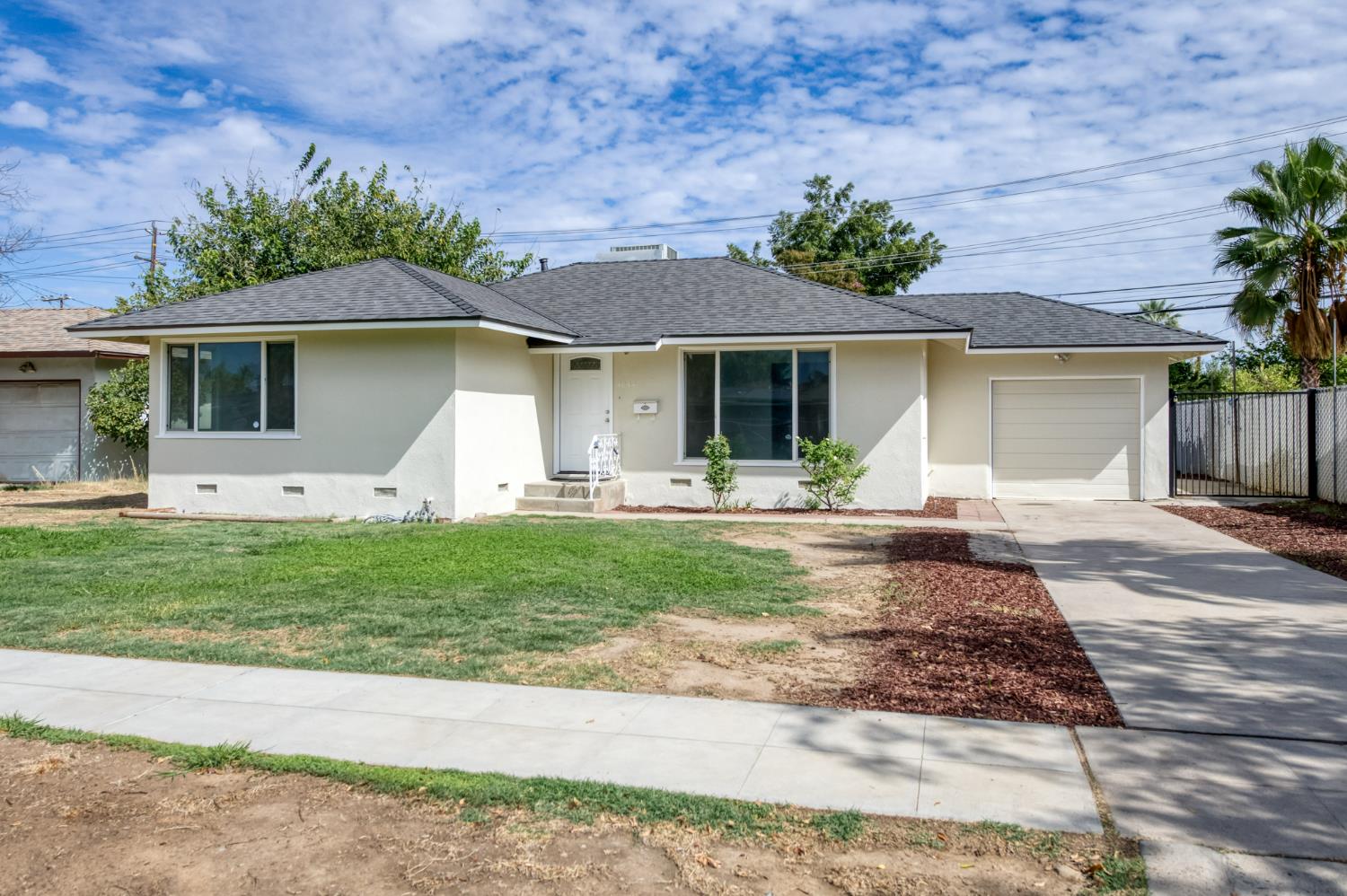 4044 N Crystal Ave, Fresno, CA 93705