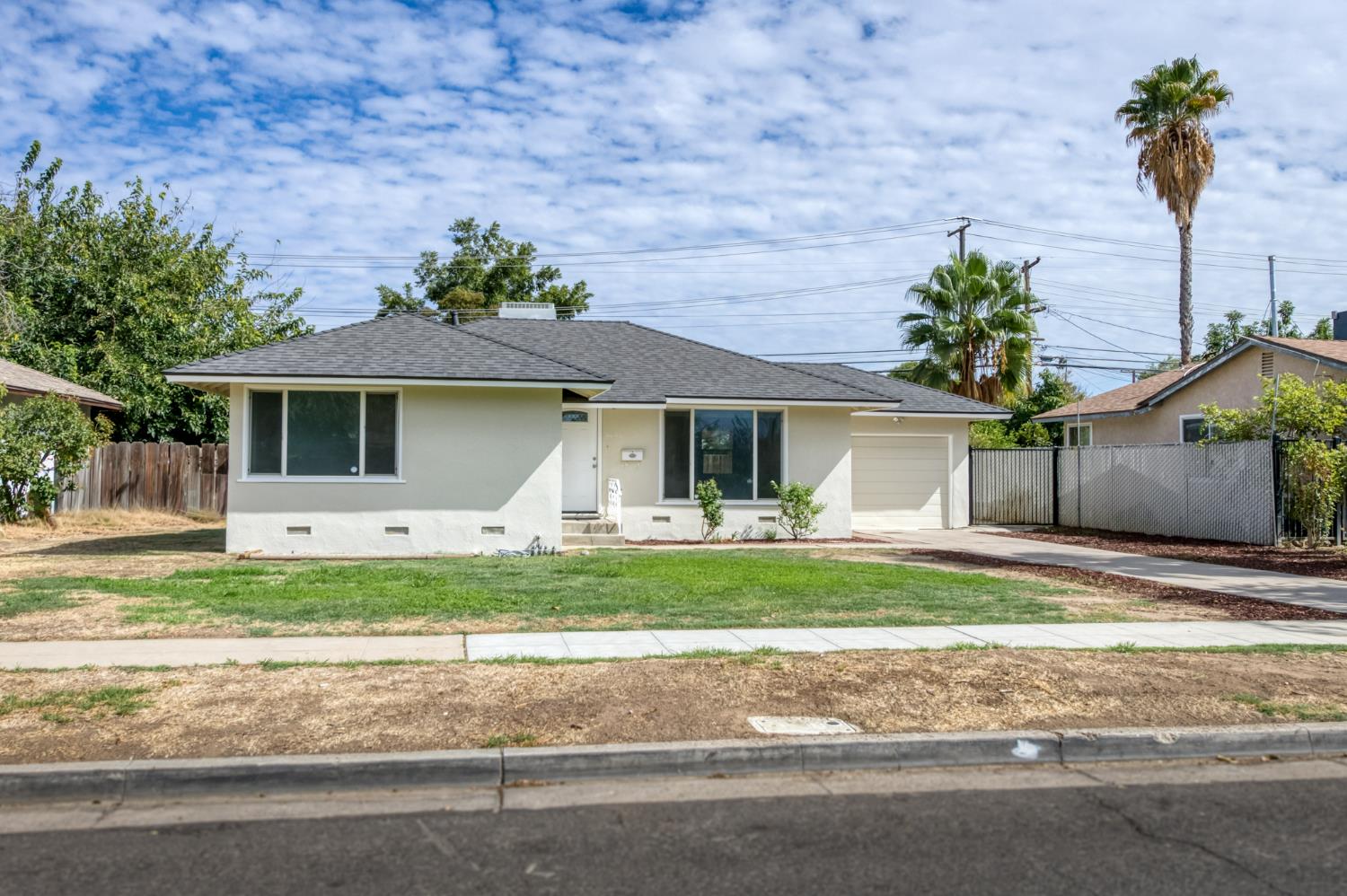 4044 N Crystal Ave, Fresno, CA 93705