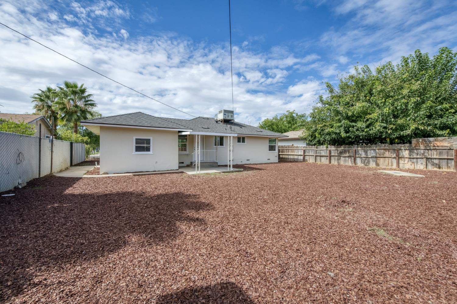 4044 N Crystal Ave, Fresno, CA 93705
