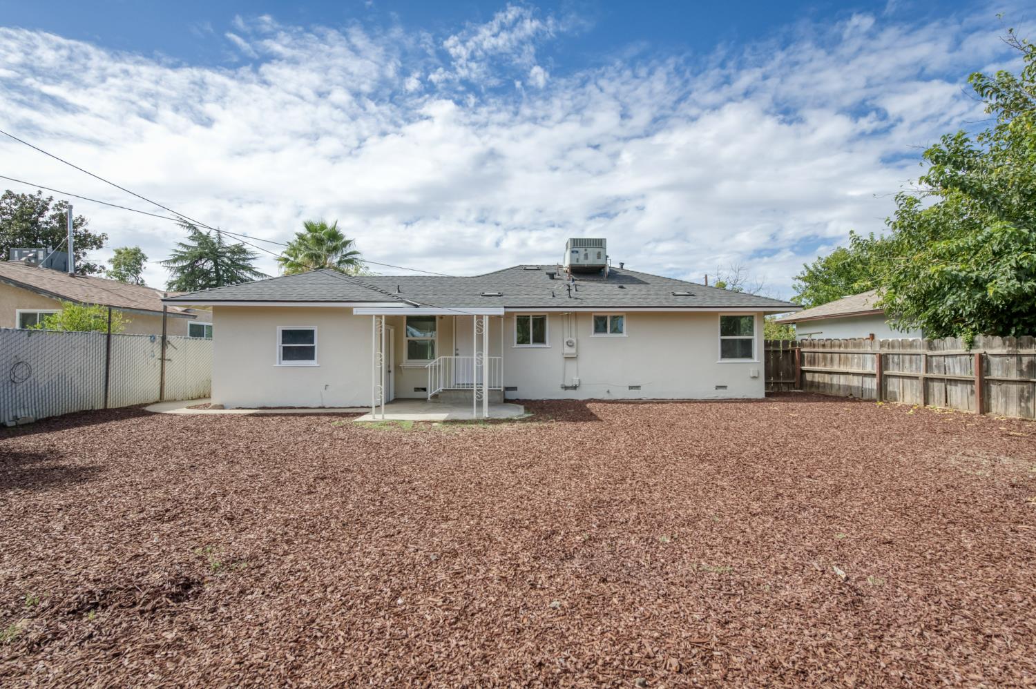 4044 N Crystal Ave, Fresno, CA 93705