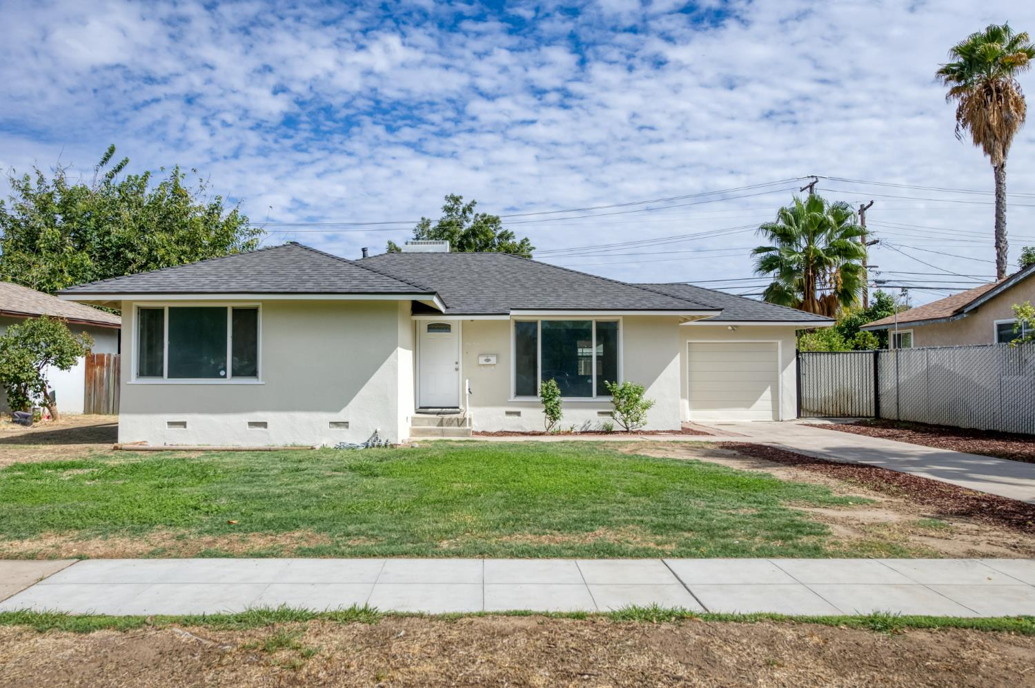 4044 N Crystal Ave, Fresno, CA 93705
