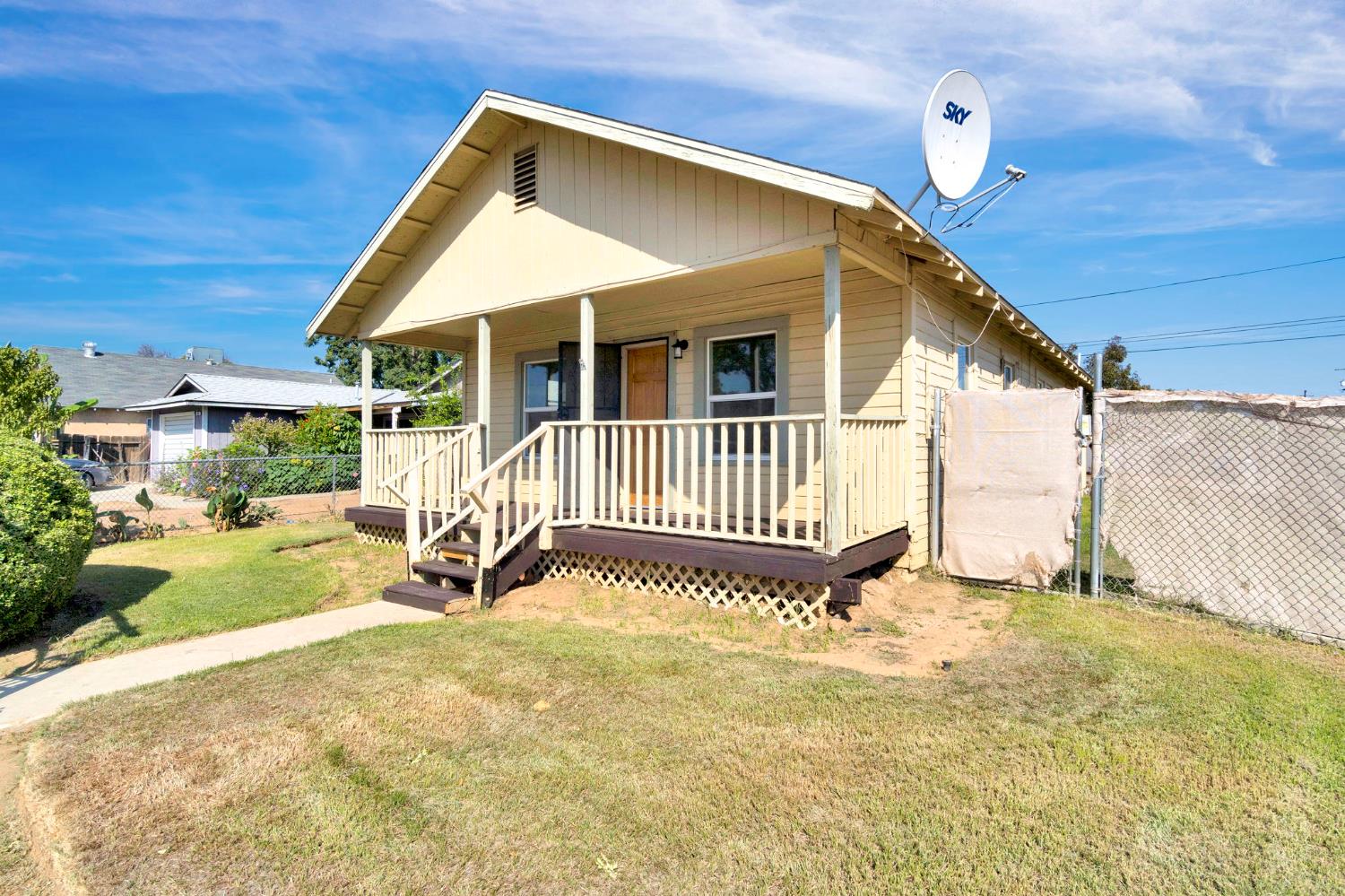 408 W Spruce Ave, Pinedale, CA 93650