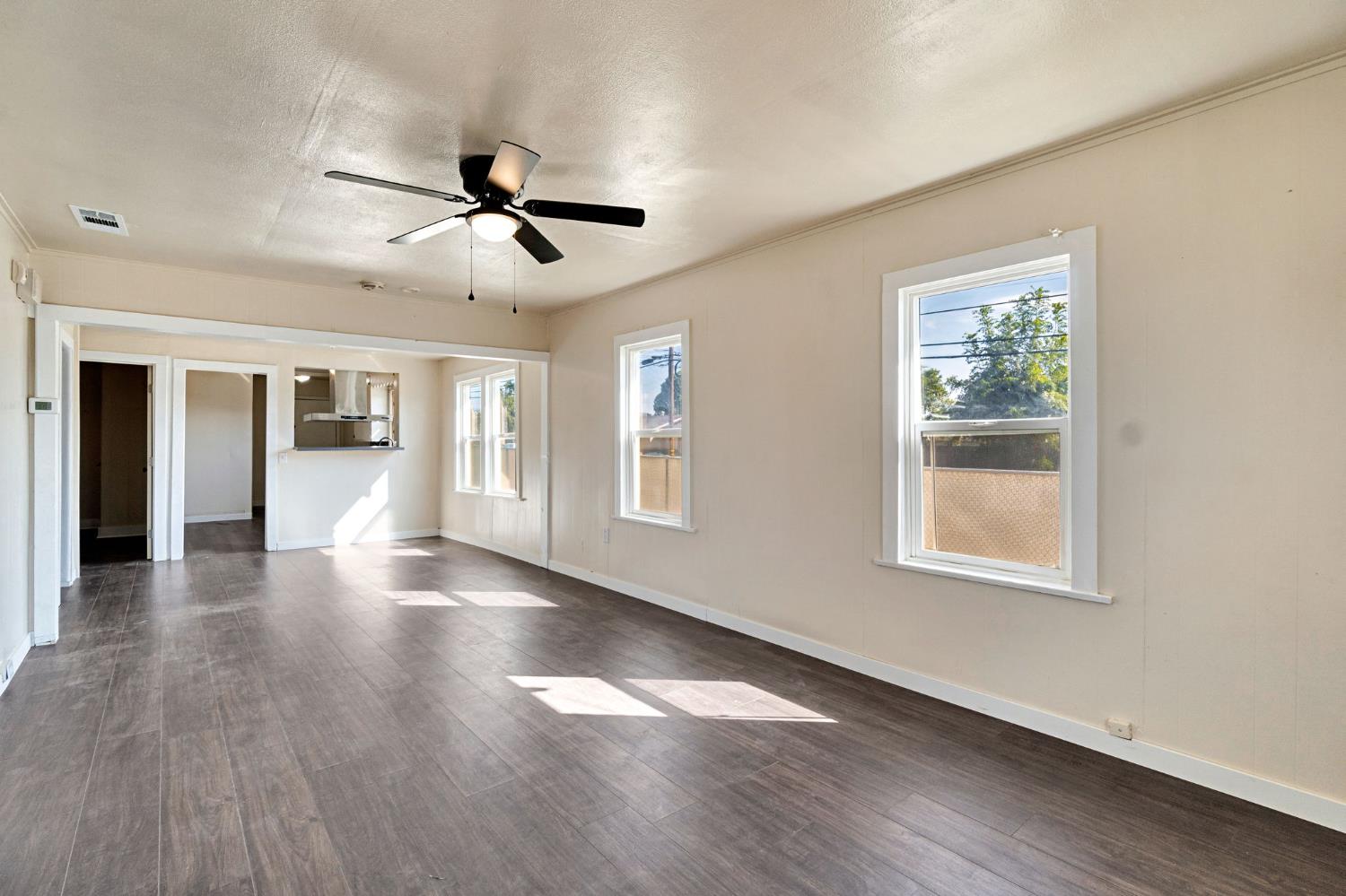 408 W Spruce Ave, Pinedale, CA 93650