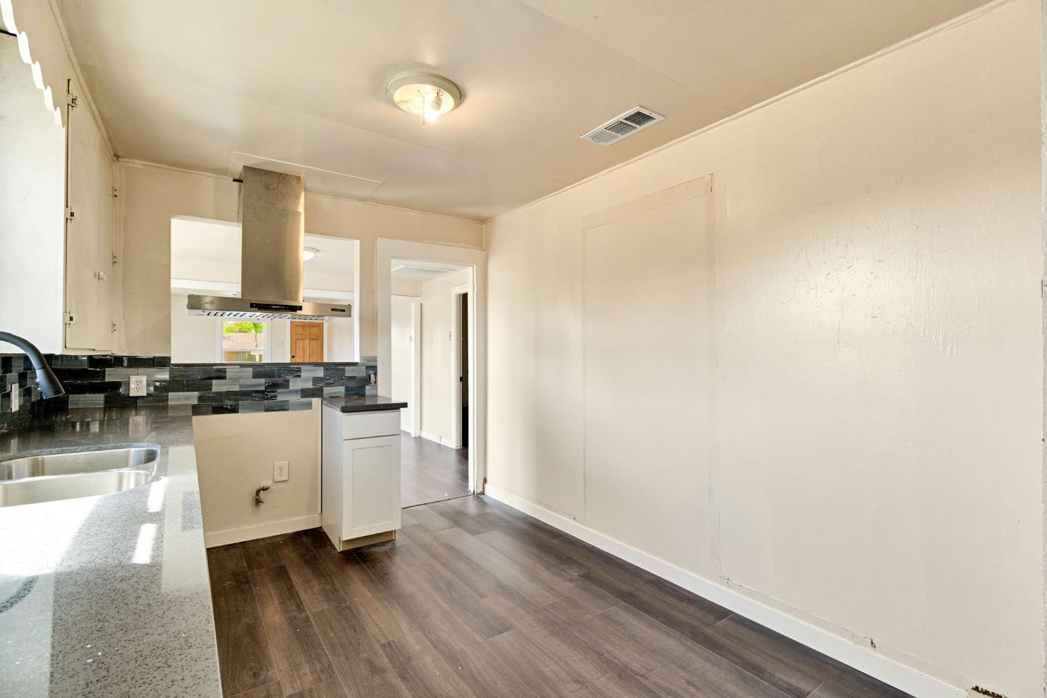 408 W Spruce Ave, Pinedale, CA 93650