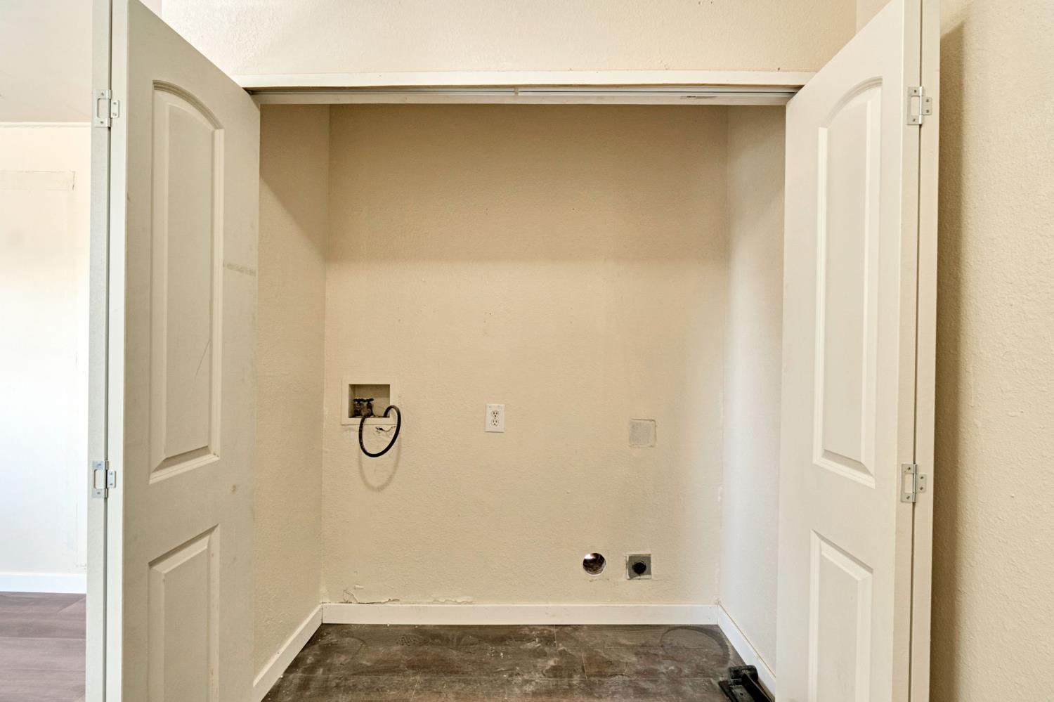 408 W Spruce Ave, Pinedale, CA 93650