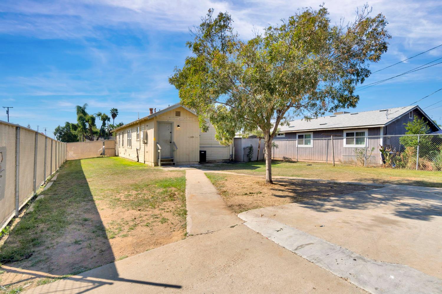 408 W Spruce Ave, Pinedale, CA 93650