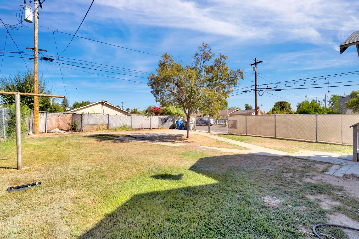 408 W Spruce Ave, Pinedale, CA 93650