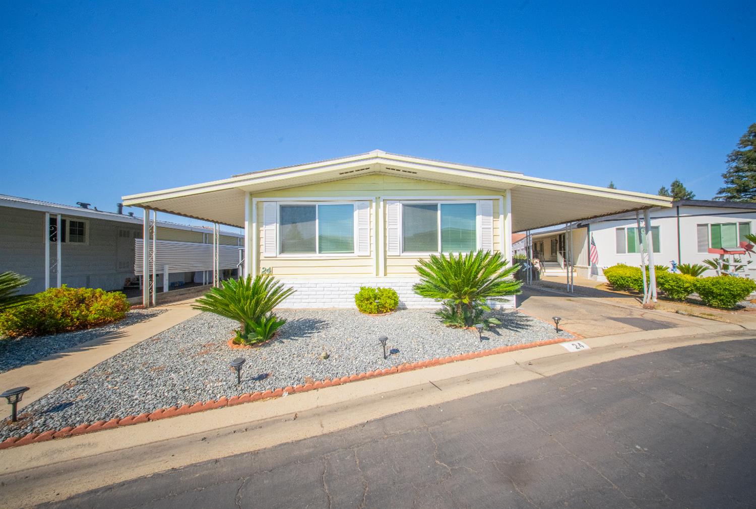 371 Bethel Ave #24, Sanger, CA 93657