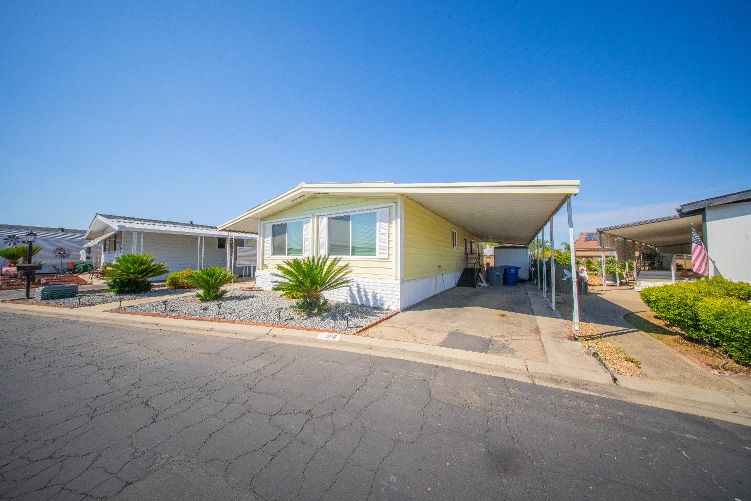 371 Bethel Ave #24, Sanger, CA 93657