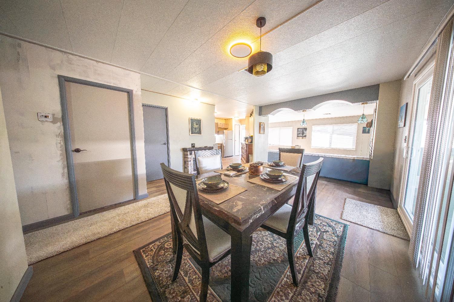 371 Bethel Ave #24, Sanger, CA 93657