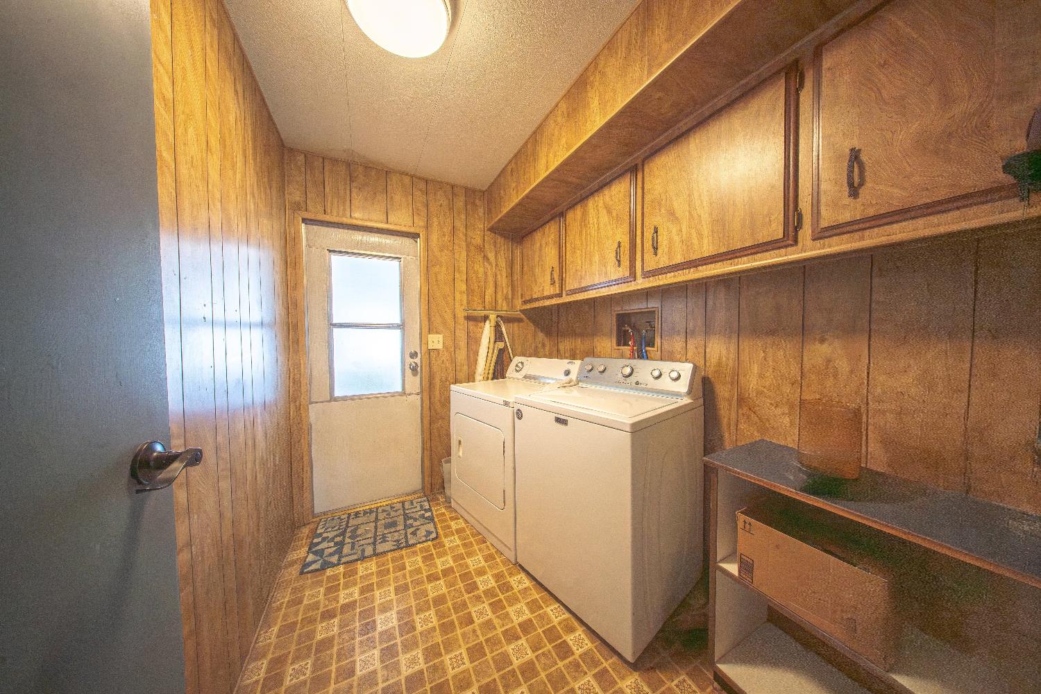 371 Bethel Ave #24, Sanger, CA 93657