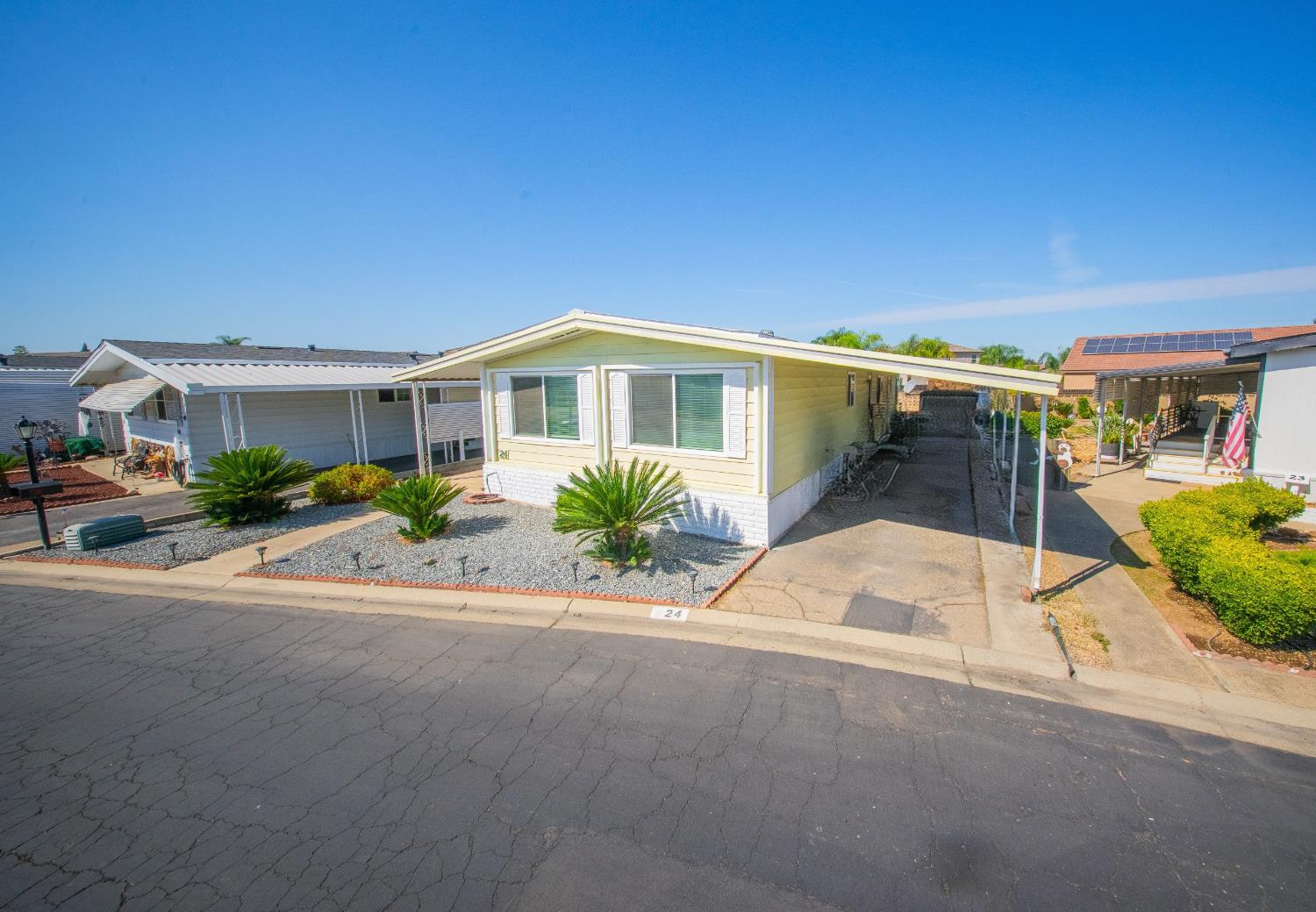 371 Bethel Ave #24, Sanger, CA 93657