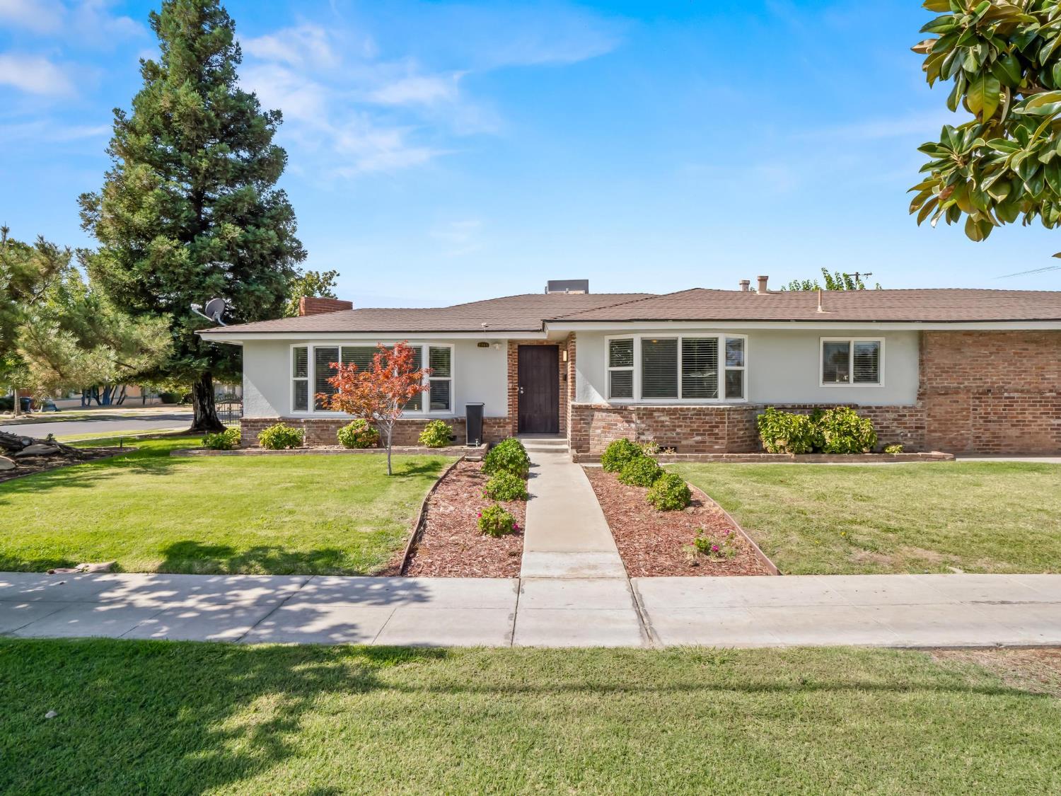 2705 N West Ave, Fresno, CA 93705