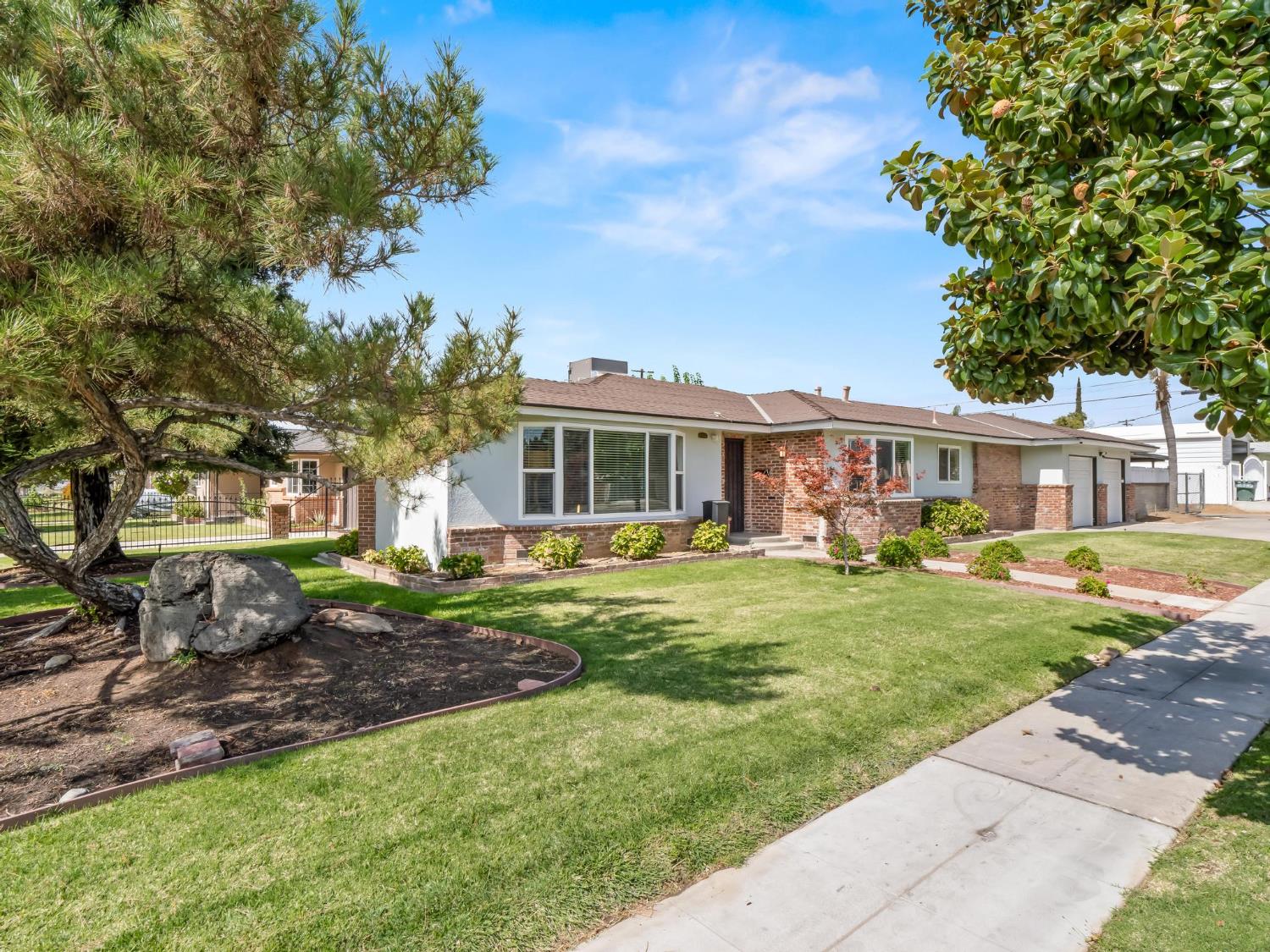 2705 N West Ave, Fresno, CA 93705