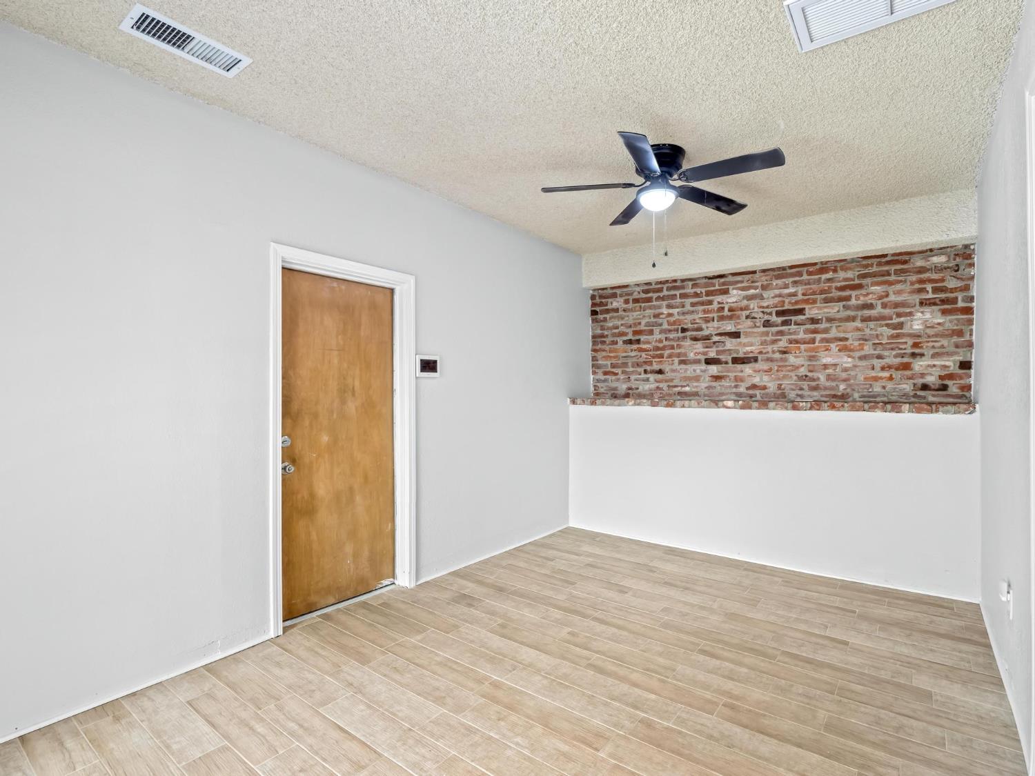 2705 N West Ave, Fresno, CA 93705