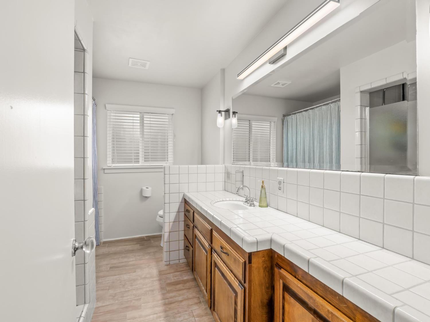 2705 N West Ave, Fresno, CA 93705
