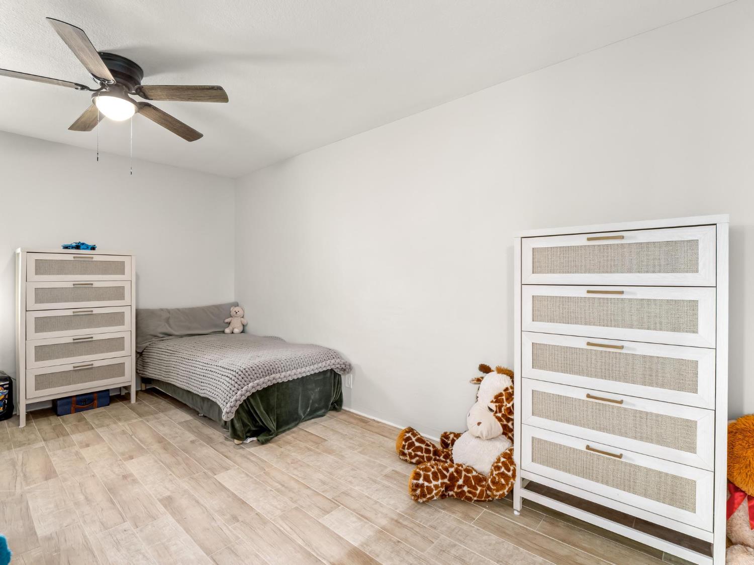2705 N West Ave, Fresno, CA 93705