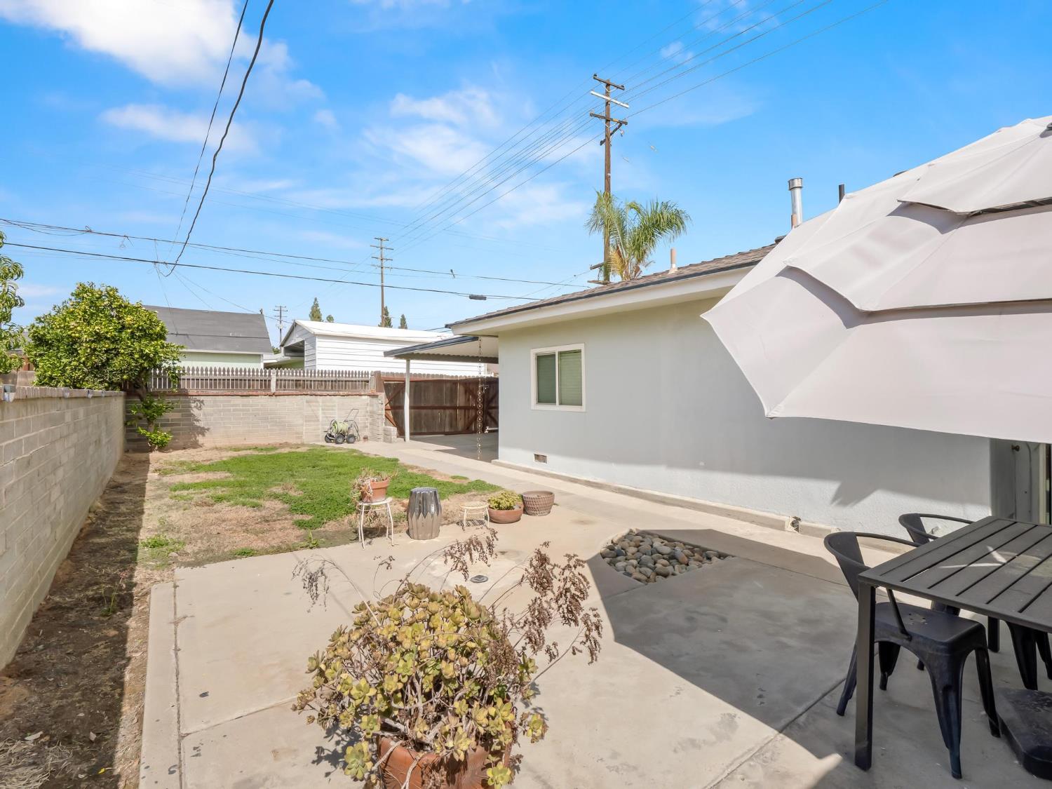 2705 N West Ave, Fresno, CA 93705
