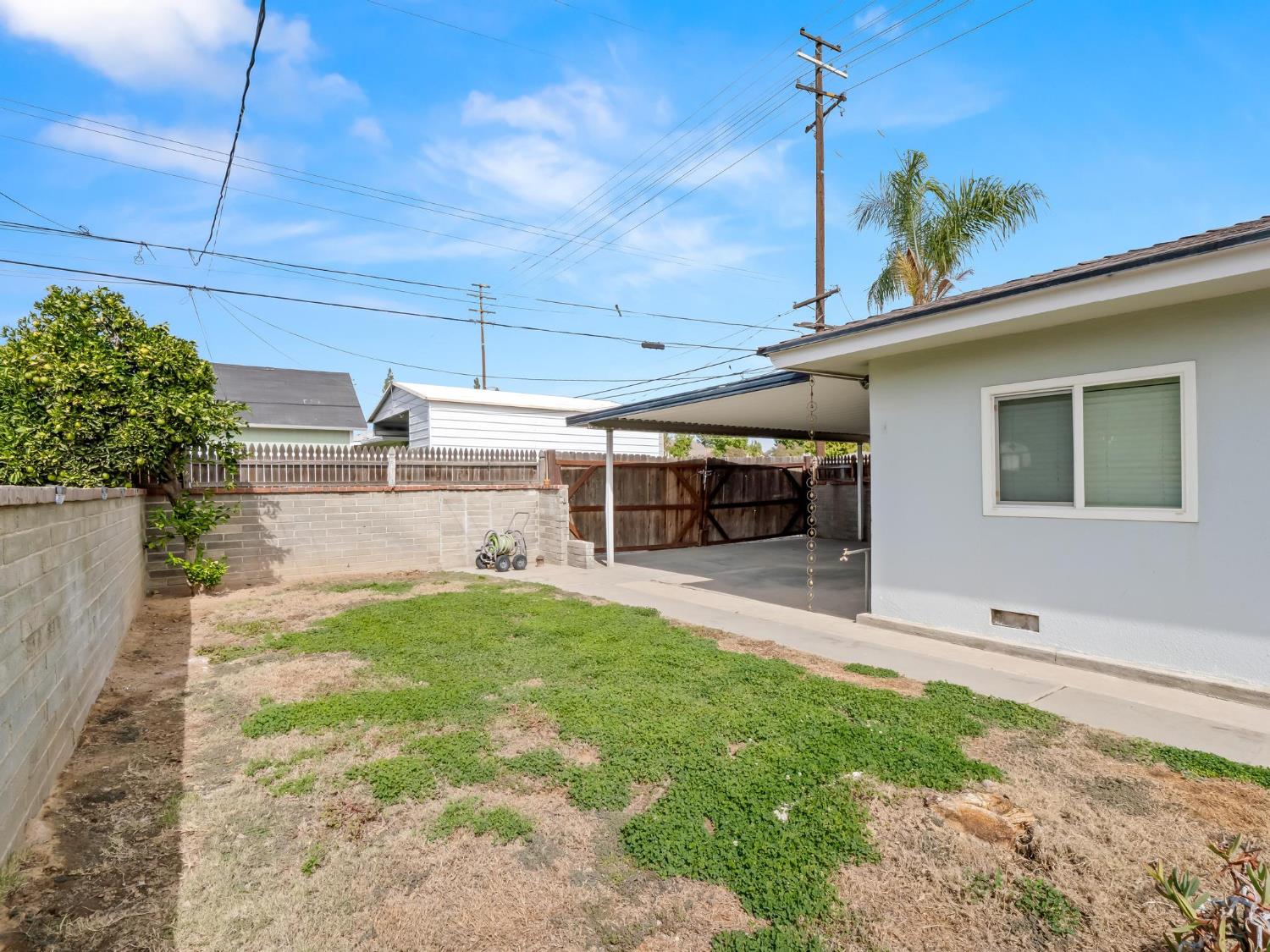 2705 N West Ave, Fresno, CA 93705