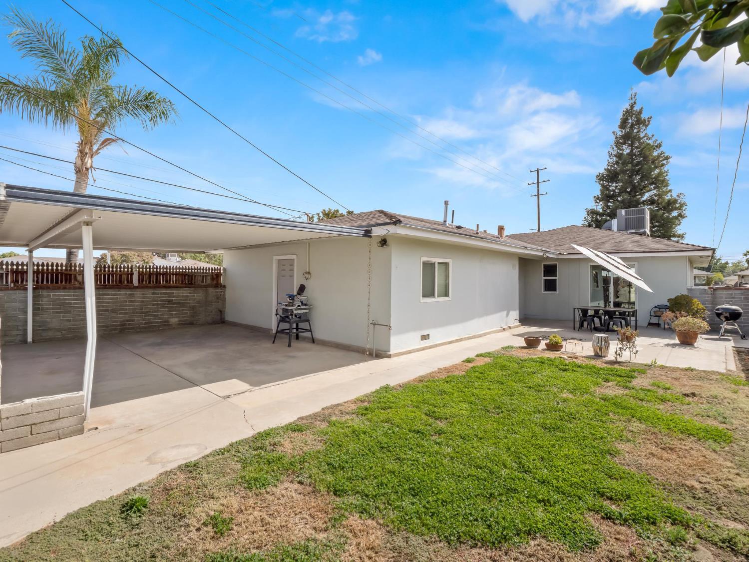2705 N West Ave, Fresno, CA 93705