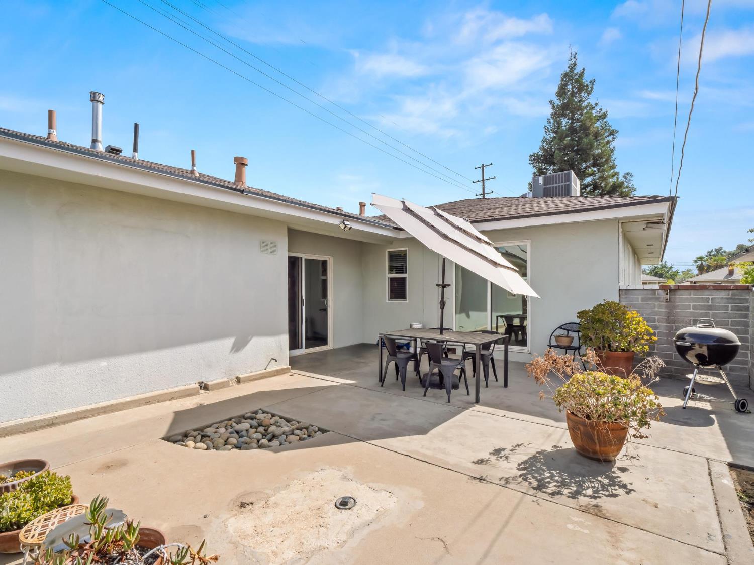 2705 N West Ave, Fresno, CA 93705