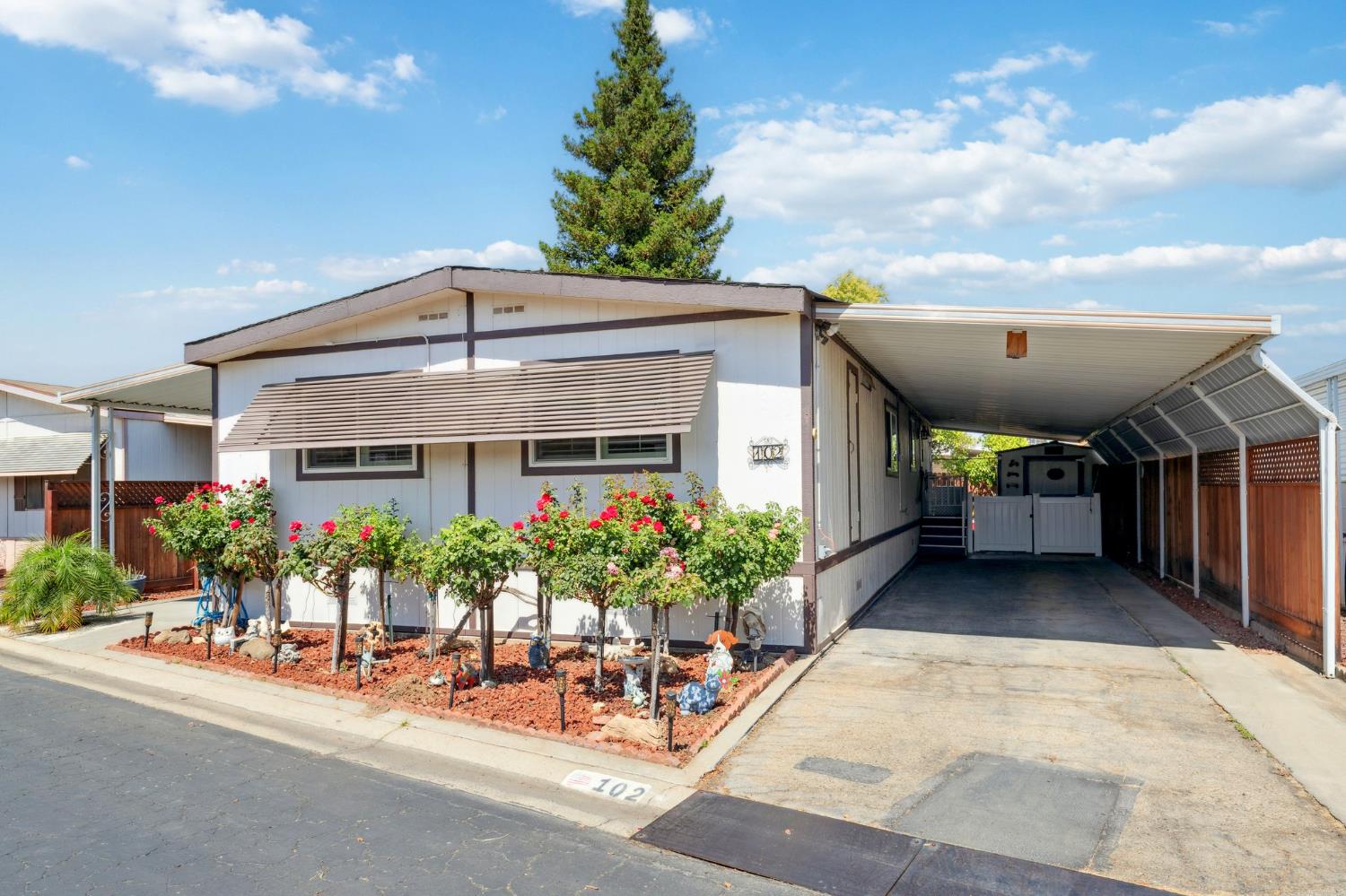 371 Bethel Ave #102, Sanger, CA 93657